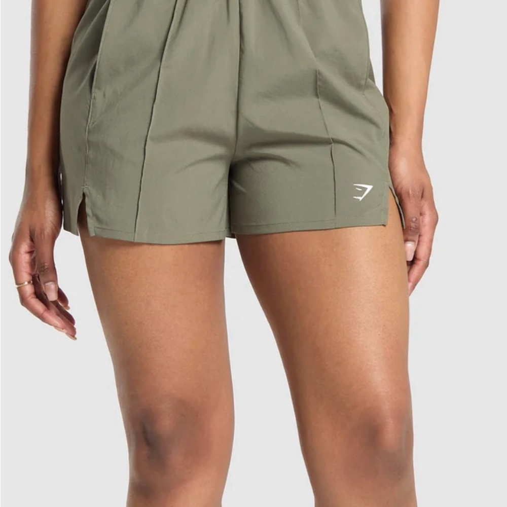 GYMSHARK PINTUCK SHORTS